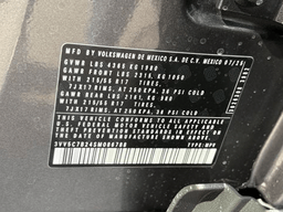 Volkswagen Taos SE FWD 2025