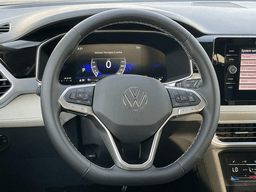 Volkswagen Taos SE FWD 2026