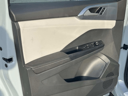 Volkswagen Taos SE FWD 2026