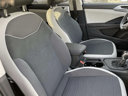 Volkswagen Taos SE FWD 2026