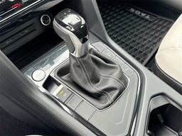 Volkswagen Taos SE FWD 2025