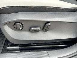 Volkswagen Taos SE FWD 2025