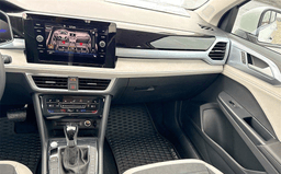 Volkswagen Taos SE FWD 2025