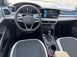 Volkswagen Taos SE FWD 2025