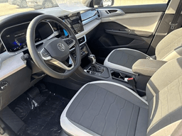 Volkswagen Taos SE FWD 2025