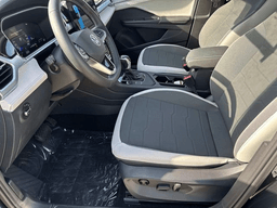 Volkswagen Taos SE FWD 2025