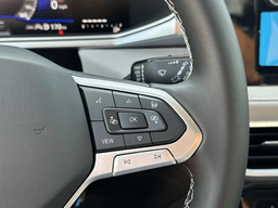 Volkswagen Taos SE FWD 2025