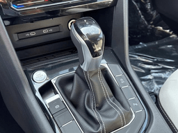 Volkswagen Taos SE FWD 2025