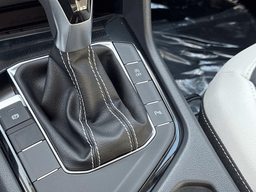 Volkswagen Taos SE FWD 2025