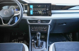 Volkswagen Taos SE FWD 2026