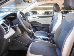 Volkswagen Taos SE FWD 2026