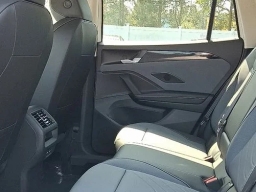 Volkswagen Tiguan SE 2.0T 4MOTION 2025