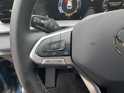 Volkswagen Tiguan SE 2.0T FWD 2025