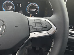 Volkswagen Tiguan SE 2.0T FWD 2025