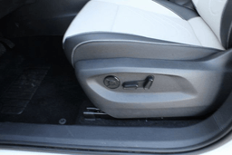 Volkswagen Tiguan SE 2.0T FWD 2025