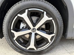 Volkswagen Tiguan SE 2.0T FWD 2025