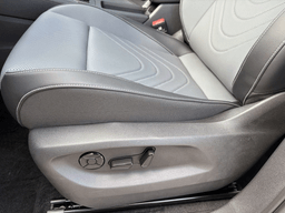 Volkswagen Tiguan SE 2.0T FWD 2025