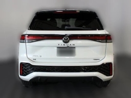 Volkswagen Tiguan SE R-Line Black 2.0T 4MOTION 2025