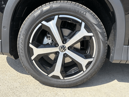 Volkswagen Tiguan SE 2.0T FWD 2026