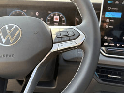 Volkswagen Tiguan SE 2.0T FWD 2026