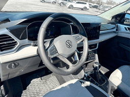 Volkswagen Taos SE FWD 2025