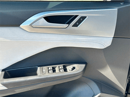 Volkswagen Taos SE FWD 2025