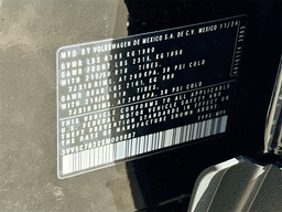 Volkswagen Taos SE FWD 2025