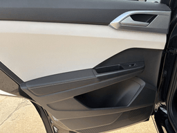 Volkswagen Taos SE FWD 2026