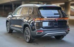 Volkswagen Taos SE FWD 2026