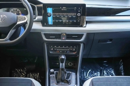 Volkswagen Taos SE FWD 2026