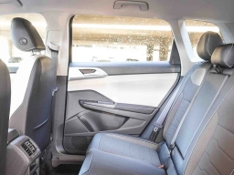 Volkswagen Taos SE FWD 2026