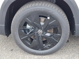 Volkswagen Taos SE FWD 2026