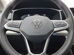 Volkswagen Taos SE FWD 2026