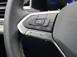 Volkswagen Taos SE FWD 2026