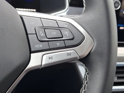 Volkswagen Taos SE FWD 2026