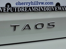 Volkswagen Taos SE FWD 2026