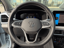 Volkswagen Taos SE FWD 2026