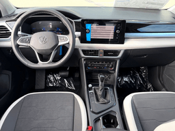 Volkswagen Taos SE FWD 2026