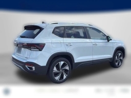 Volkswagen Taos SE 4MOTION 2026
