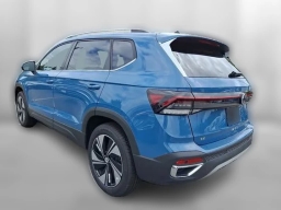 Volkswagen Taos SE 4MOTION 2025