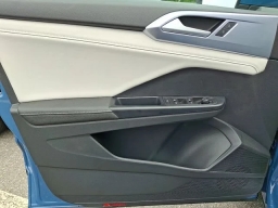 Volkswagen Taos SE 4MOTION 2025