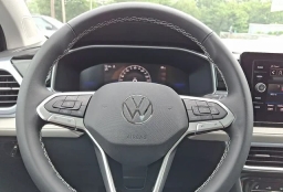 Volkswagen Taos SE 4MOTION 2025