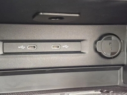 Volkswagen Taos SE 4MOTION 2025