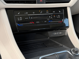 Volkswagen Jetta SE Auto 2026