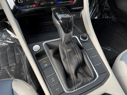 Volkswagen Jetta SE Auto 2026