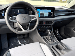 Volkswagen Jetta SE Auto 2026