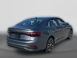 Volkswagen Jetta SE Auto 2026