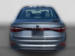 Volkswagen Jetta SE Auto 2026