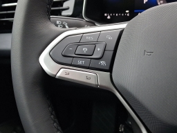 Volkswagen Jetta SE Auto 2026