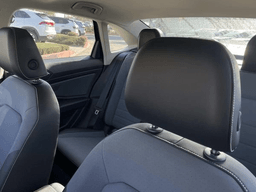 Volkswagen Jetta SE Auto 2026